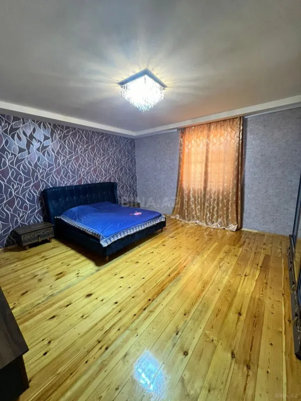 Satılır 7 otaqlı həyət evi 300 m²