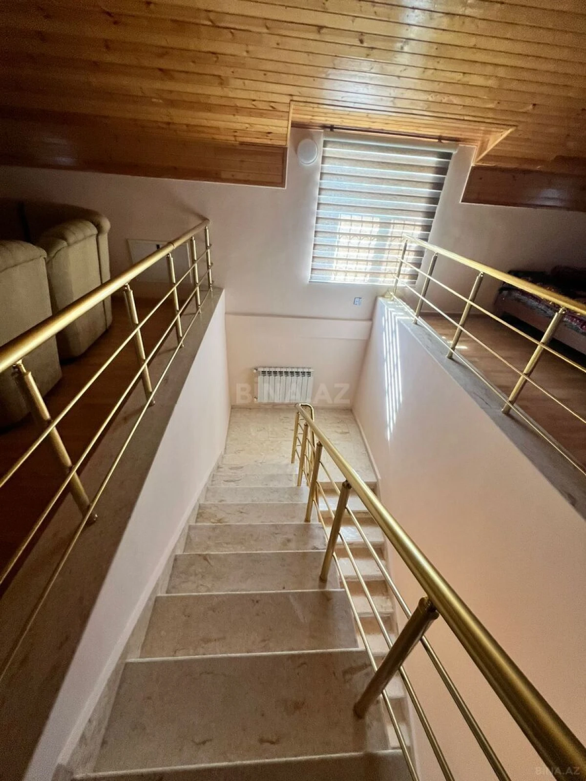 Satılır 7 otaqlı həyət evi 300 m²