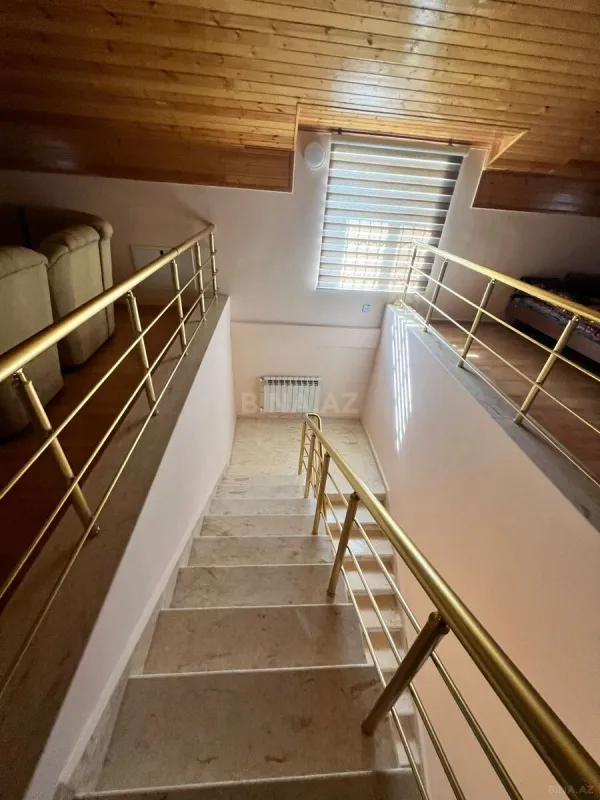 Satılır 7 otaqlı həyət evi 300 m²