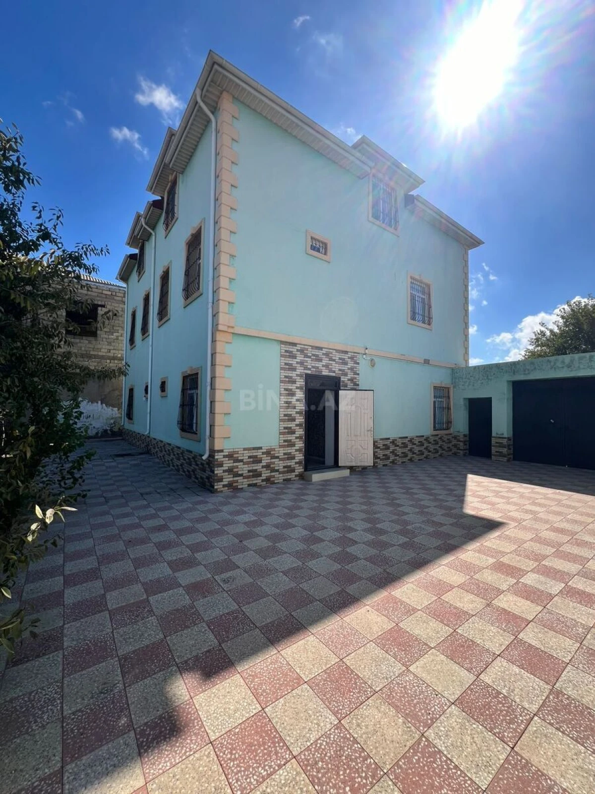 Satılır 7 otaqlı həyət evi 300 m²