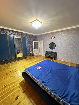 Satılır 7 otaqlı həyət evi 300 m²