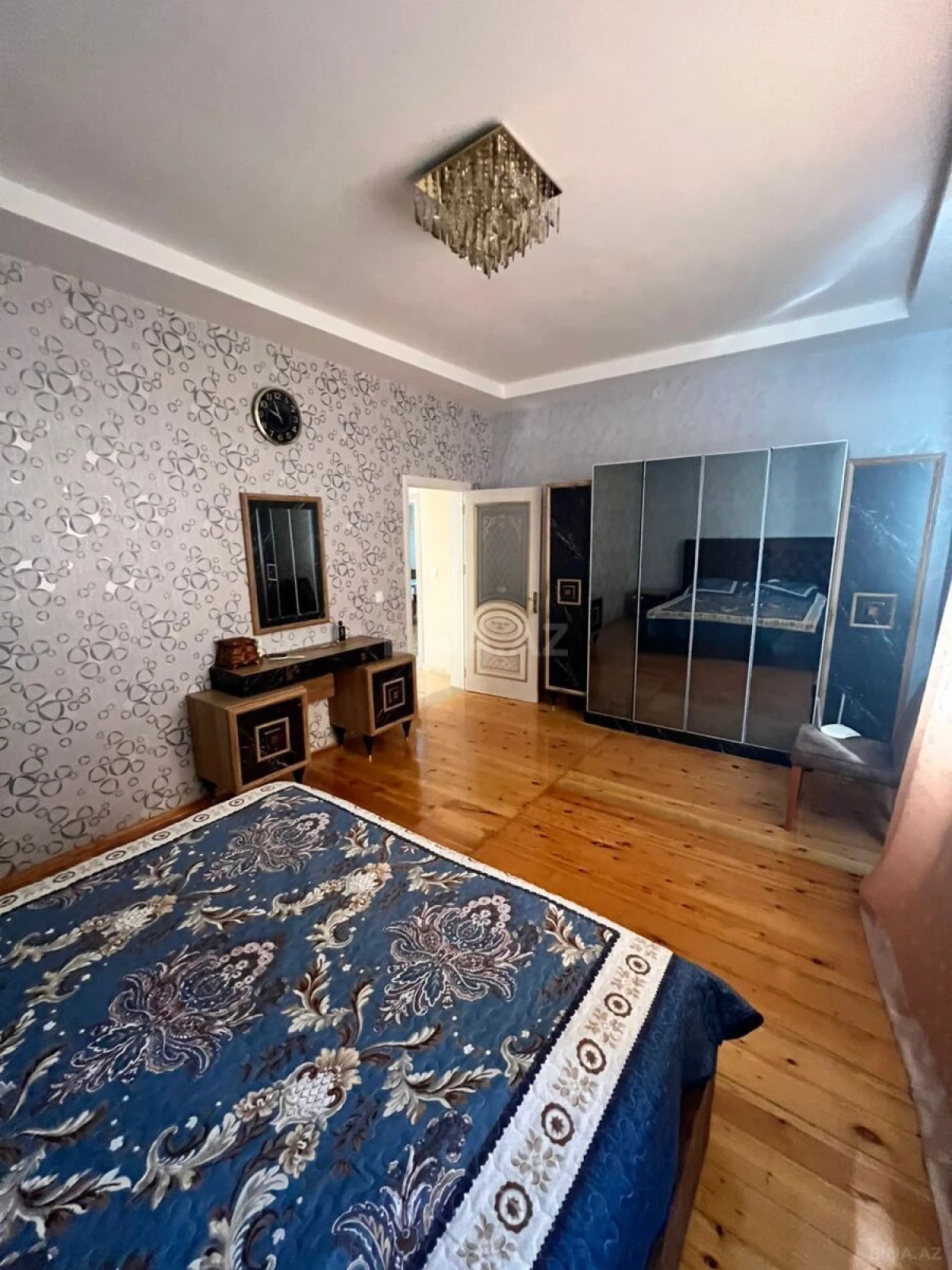 Satılır 7 otaqlı həyət evi 300 m²