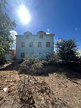 Satılır 7 otaqlı həyət evi 300 m² — Bakı 7 otaq 300.00 m²