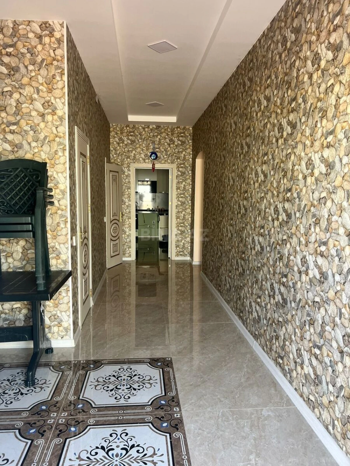 Satılır 7 otaqlı həyət evi 300 m²