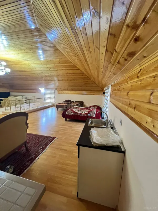 Satılır 7 otaqlı həyət evi 300 m²