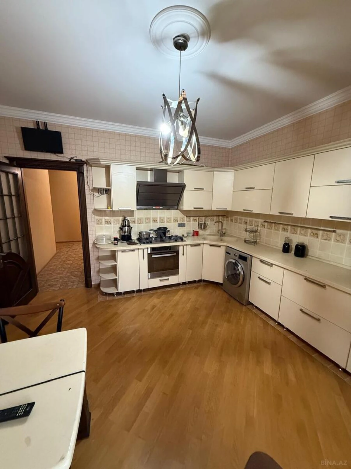 Satılır 4 otaqlı mənzil 169 m²