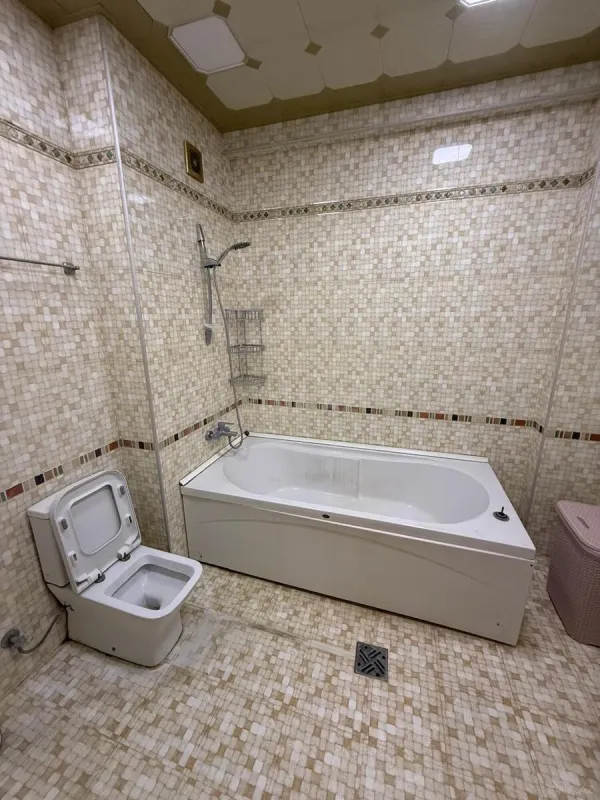 Satılır 4 otaqlı mənzil 169 m²