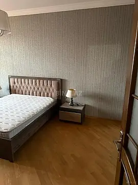 Satılır 4 otaqlı mənzil 169 m²
