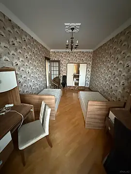 Satılır 4 otaqlı mənzil 169 m²