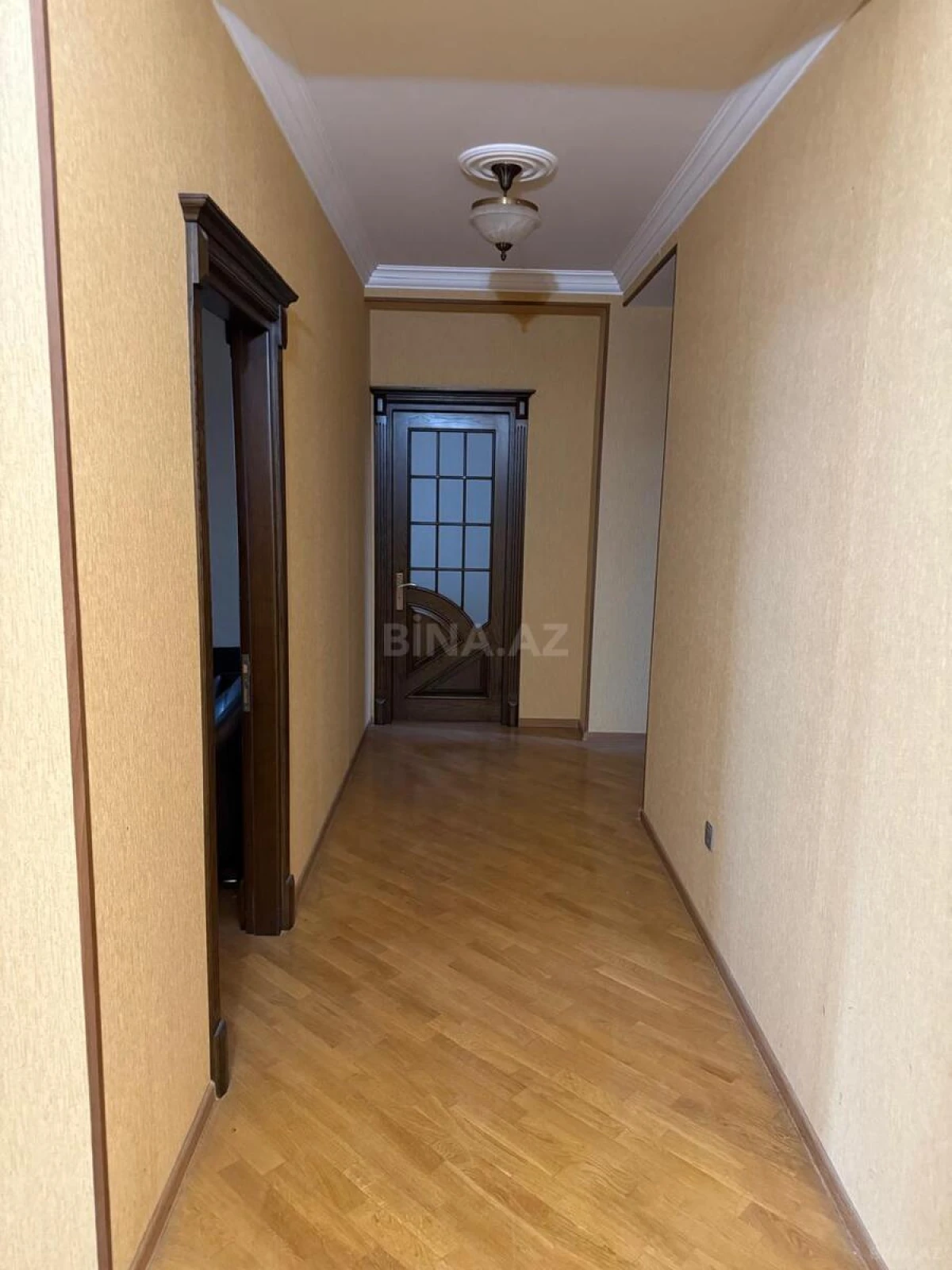 Satılır 4 otaqlı mənzil 169 m²