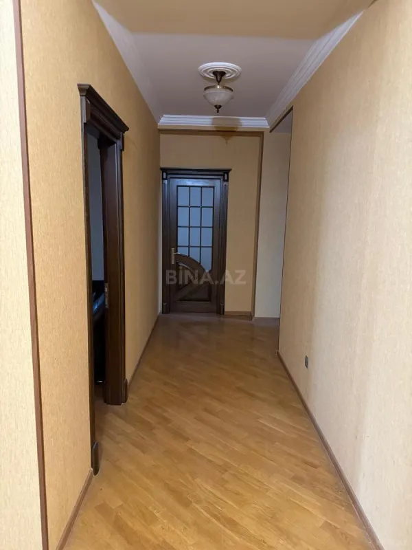 Satılır 4 otaqlı mənzil 169 m²