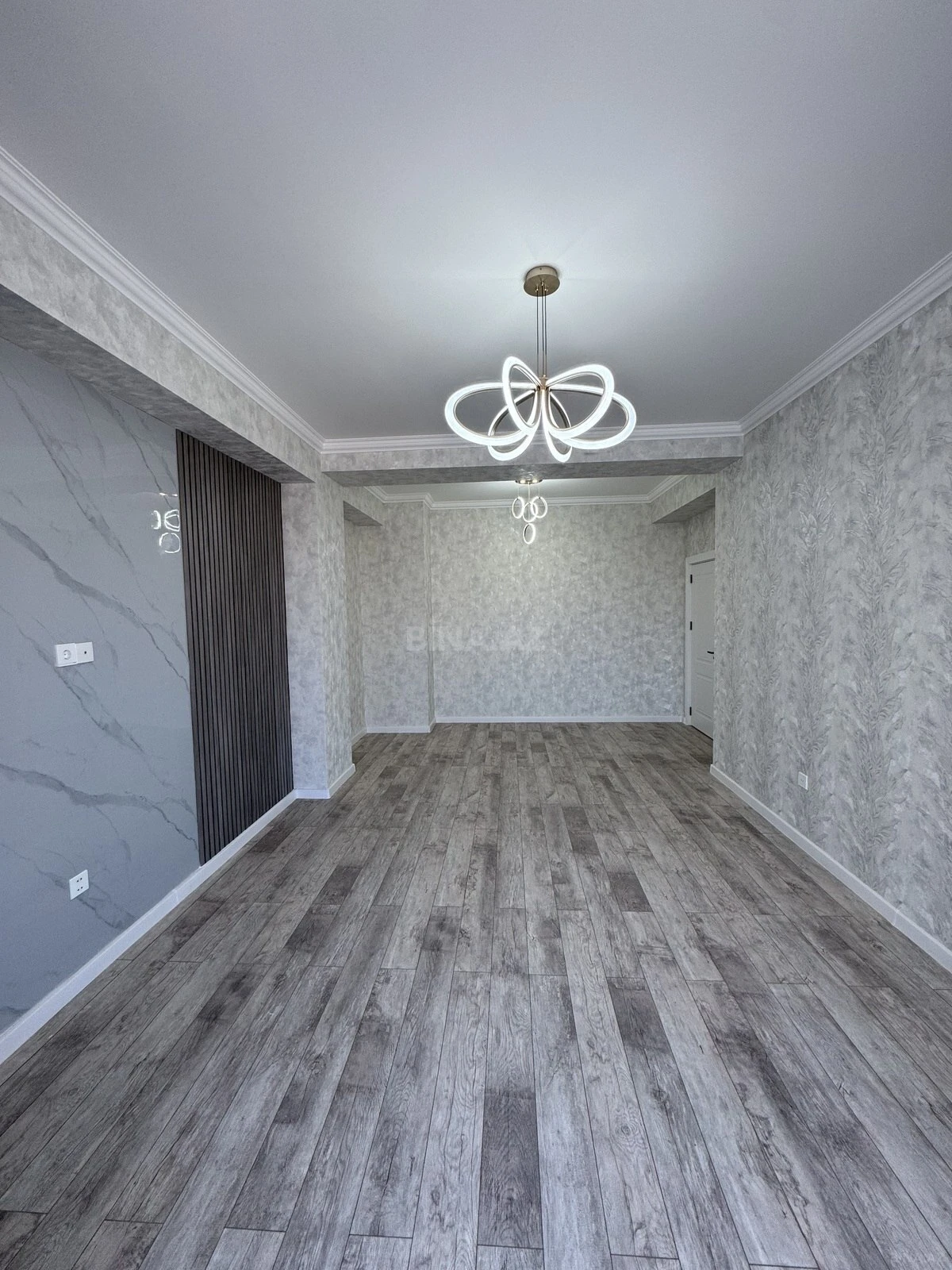 Satılır 2 otaqlı mənzil 75 m²
