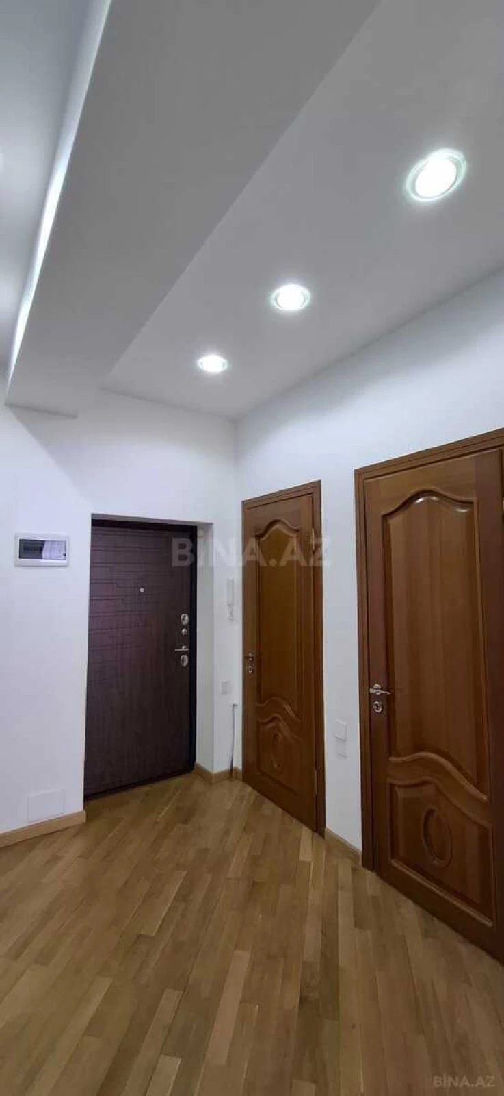 Satılır 3 otaqlı mənzil 112 m²