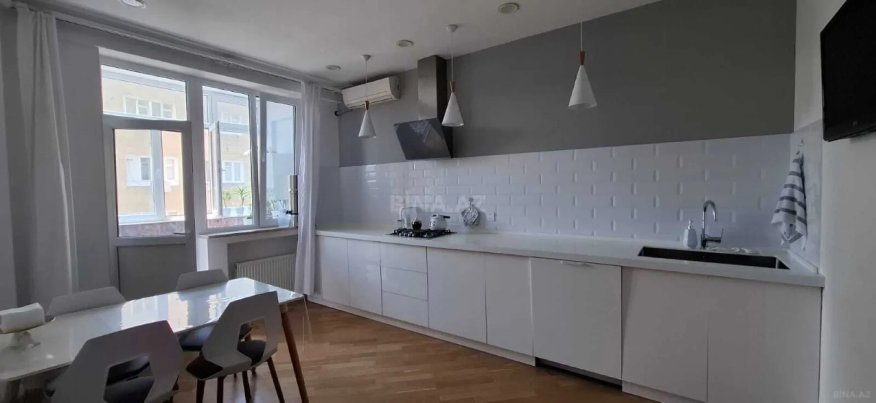 Satılır 3 otaqlı mənzil 112 m²