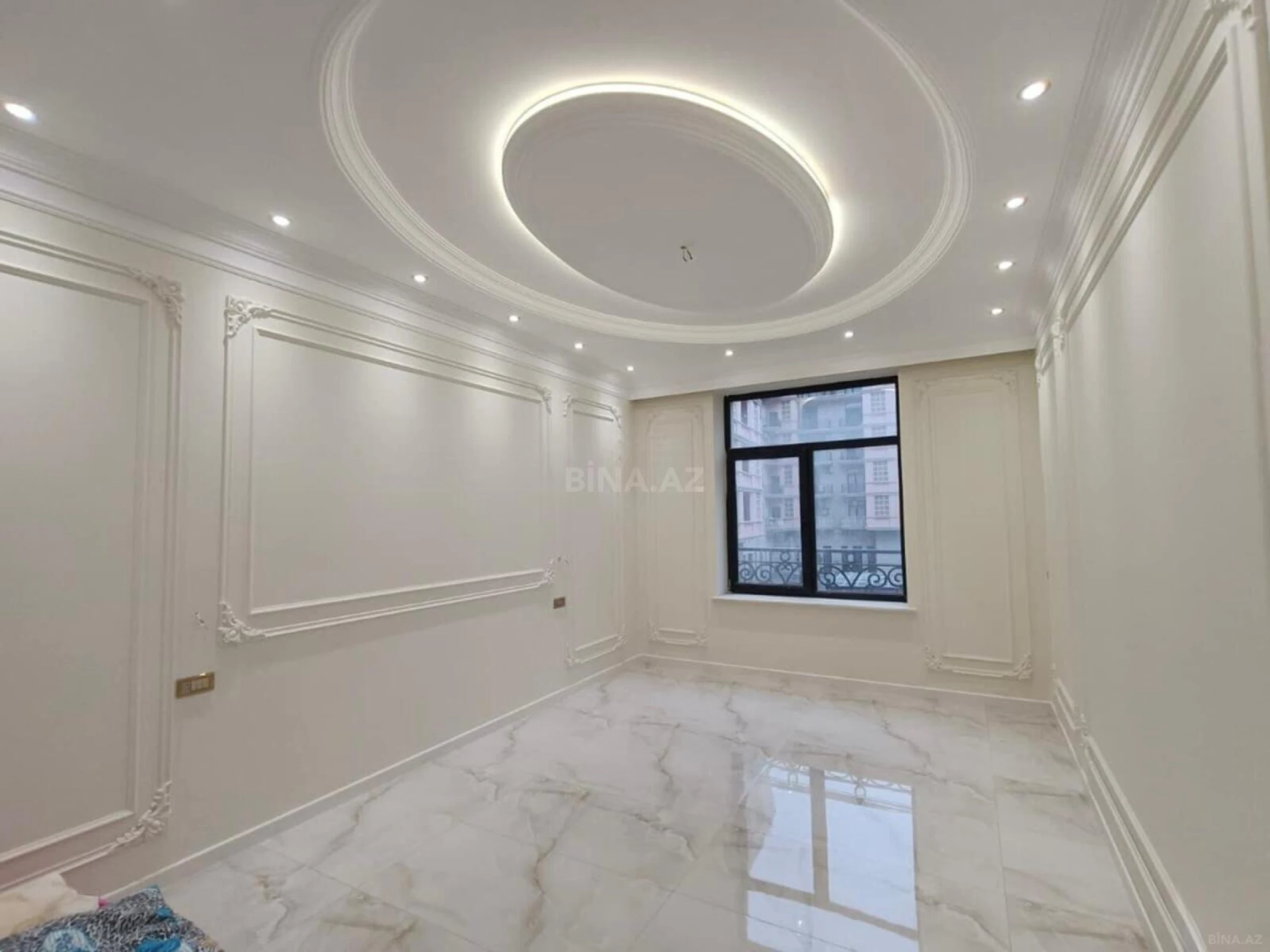 Satılır 5 otaqlı mənzil 193 m²