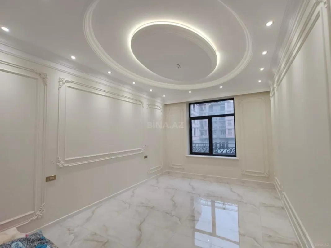 Satılır 5 otaqlı mənzil 193 m²