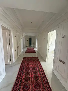 Satılır 5 otaqlı mənzil 193 m²