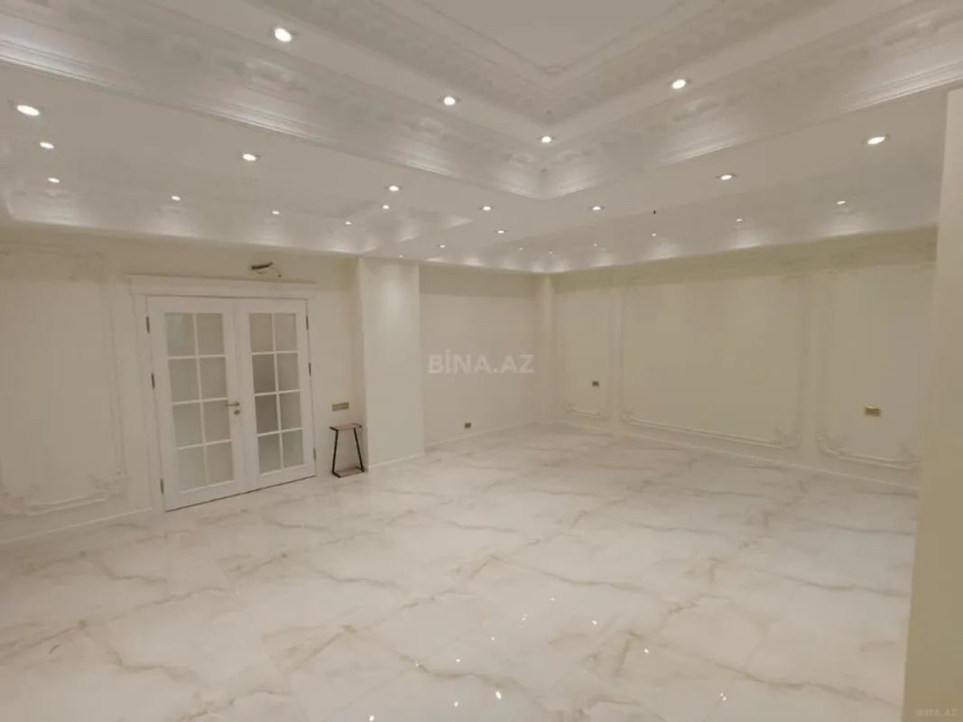 Satılır 5 otaqlı mənzil 193 m²