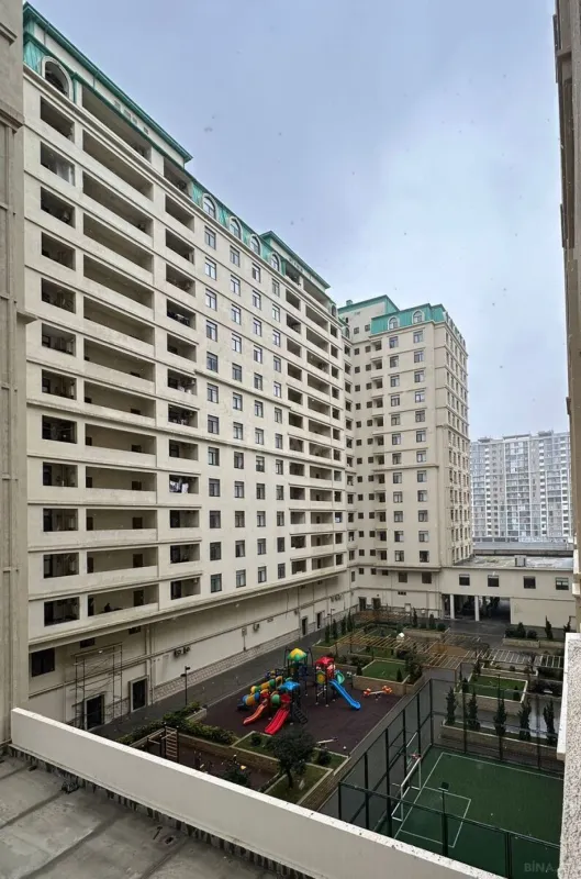 Satılır 2 otaqlı mənzil 93 m²