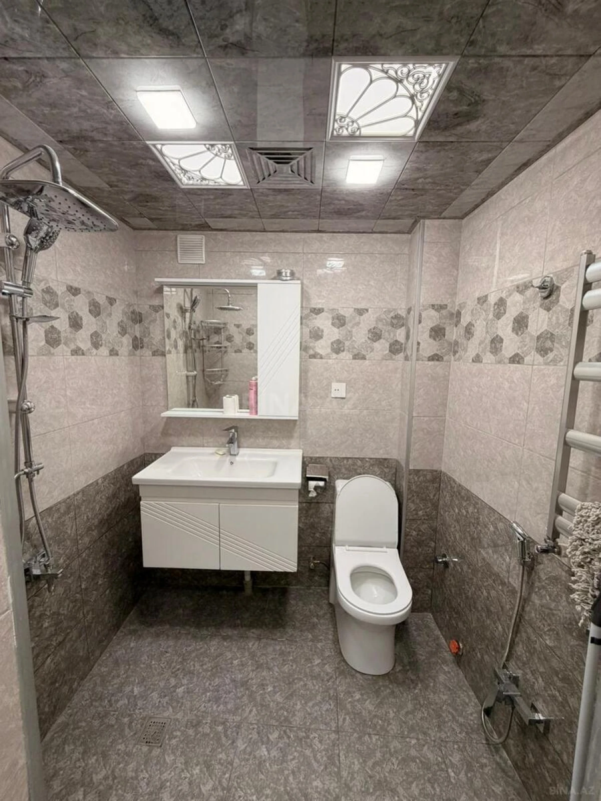 Kirayə verilir 2 otaqlı mənzil 50 m²