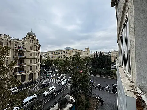 Satılır 3 otaqlı mənzil 85 m²