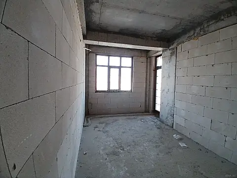 Satılır 2 otaqlı mənzil 78 m²