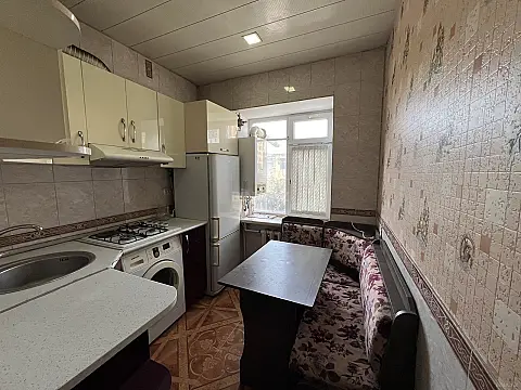 Satılır 2 otaqlı mənzil 48 m²
