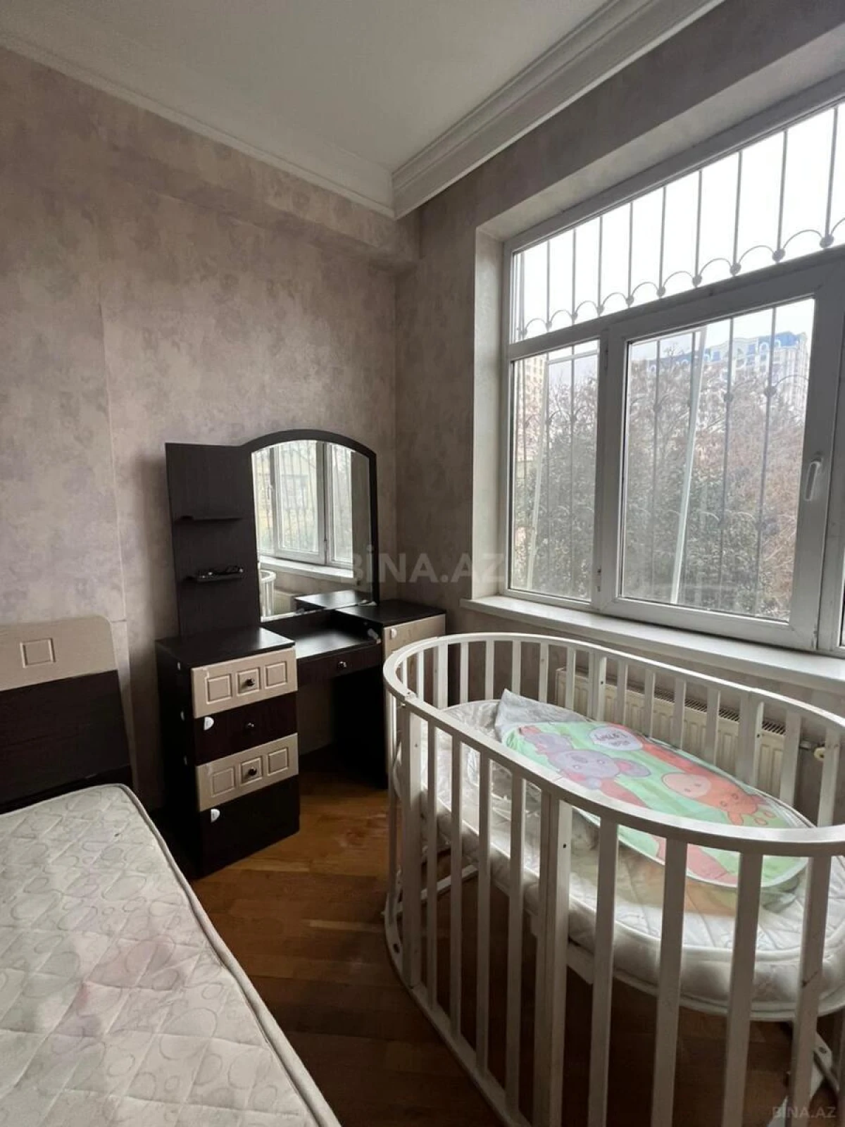 Kirayə verilir 2 otaqlı mənzil 85 m²