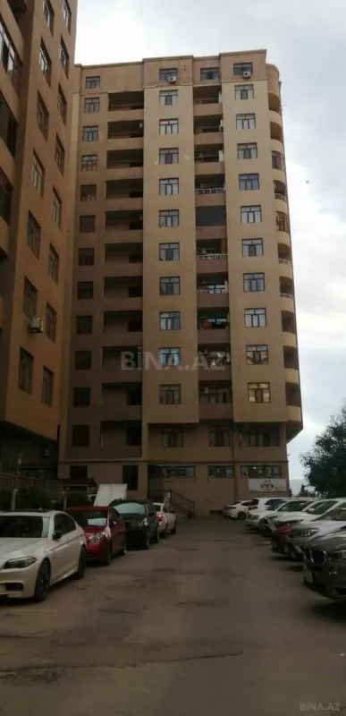 Satılır 3 otaqlı mənzil 141 m²