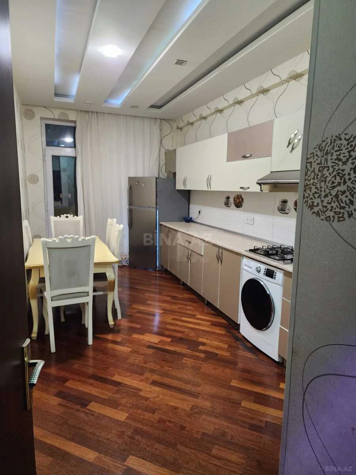 Kirayə verilir 3 otaqlı mənzil 115 m²