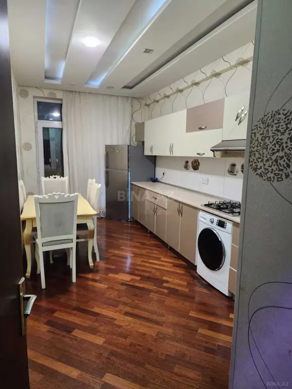 Kirayə verilir 3 otaqlı mənzil 115 m²