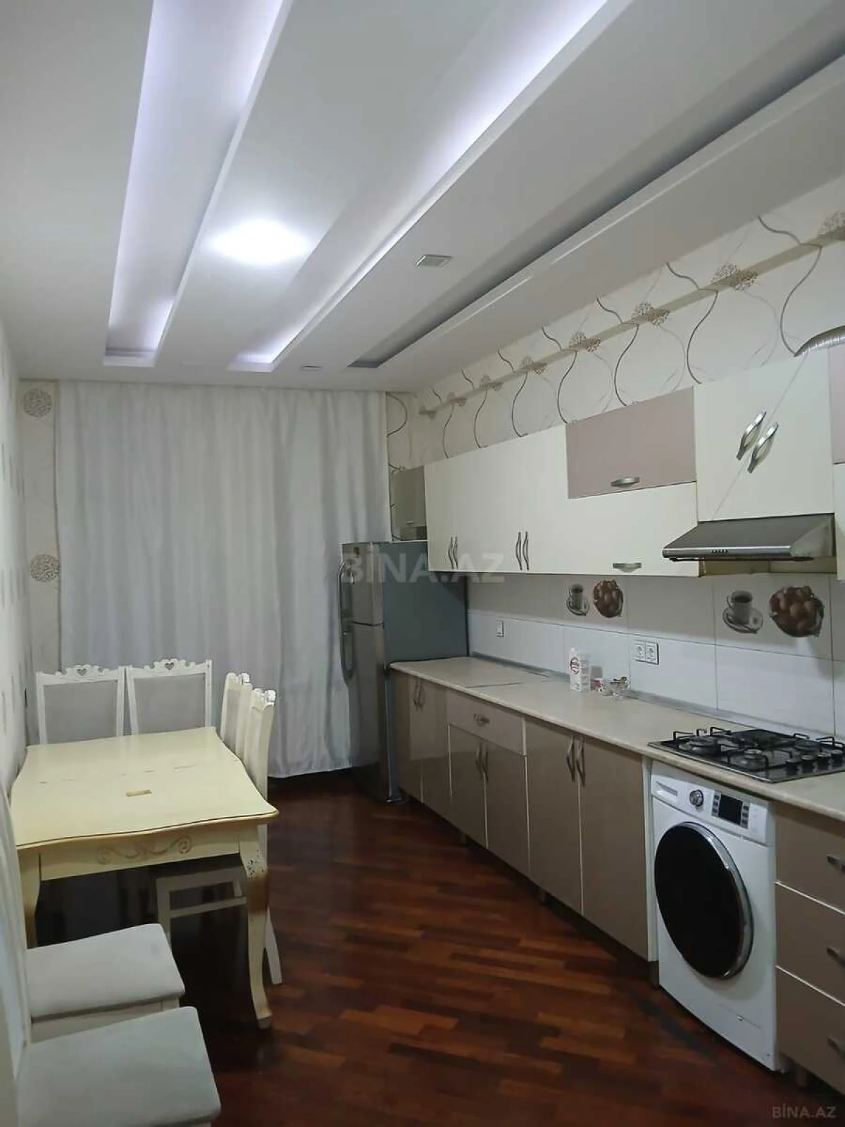 Kirayə verilir 3 otaqlı mənzil 115 m²