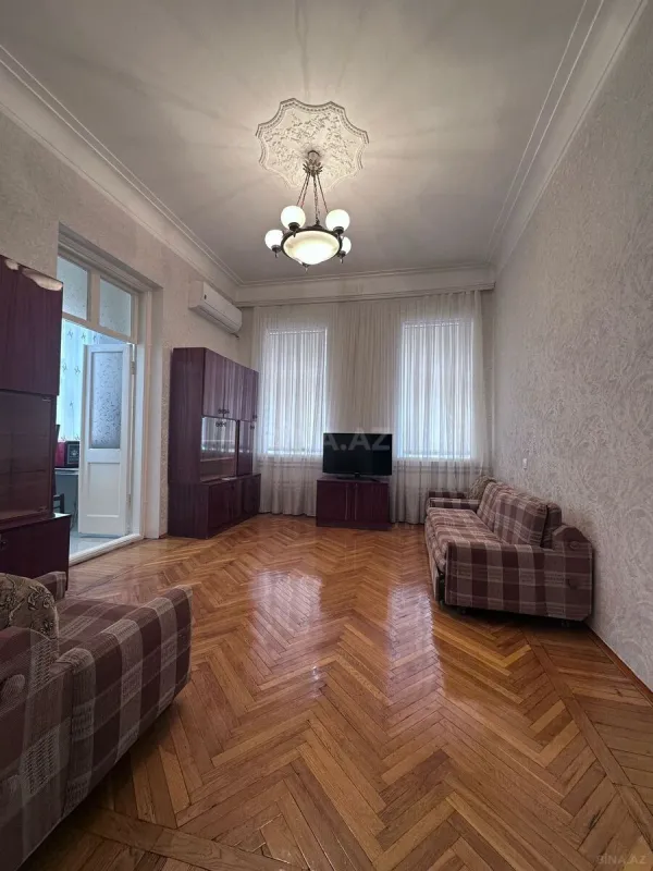 Kirayə verilir 2 otaqlı mənzil 75 m²
