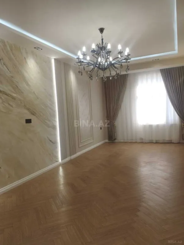 Satılır 4 otaqlı mənzil 137 m²