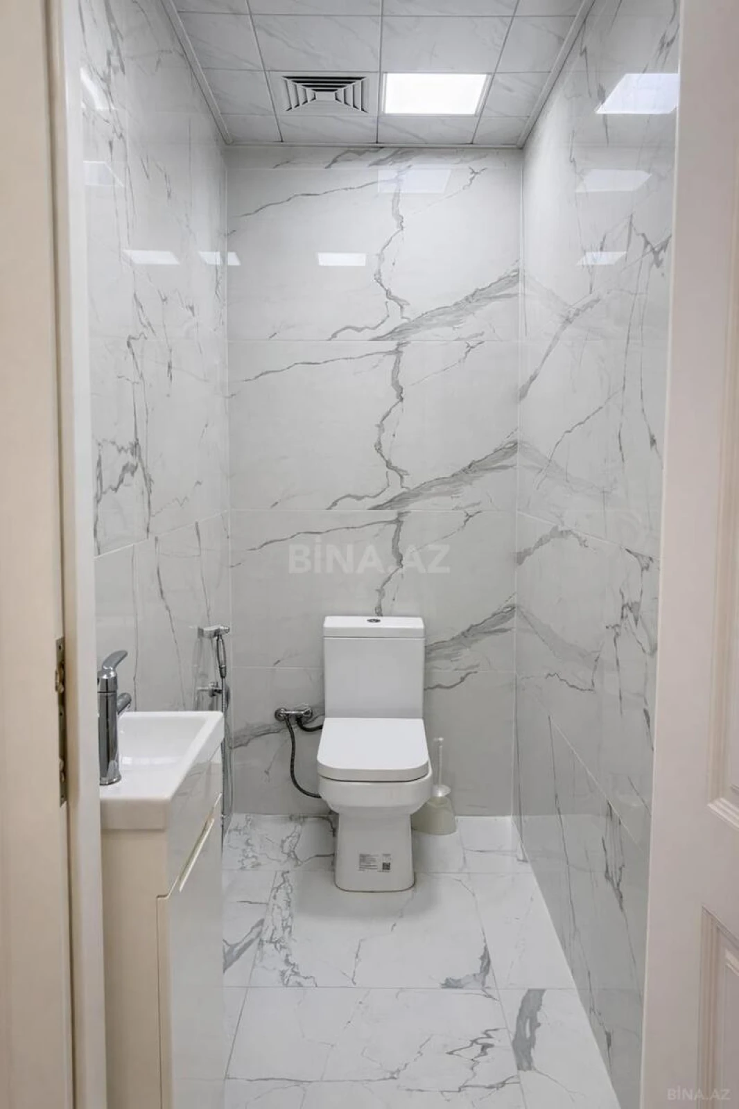 Satılır 3 otaqlı mənzil 115 m²