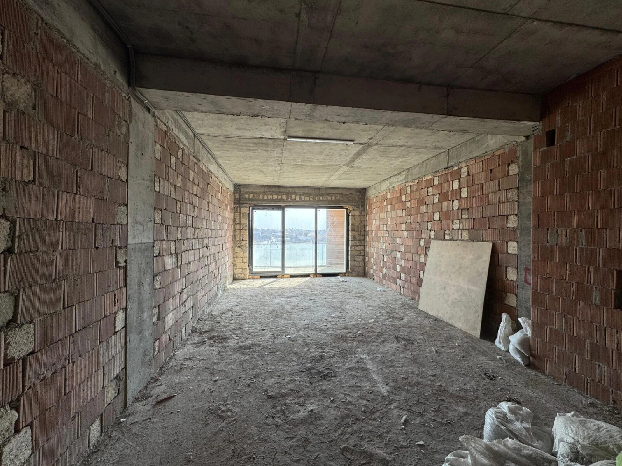 Satılır 1 otaqlı mənzil 57.4 m²