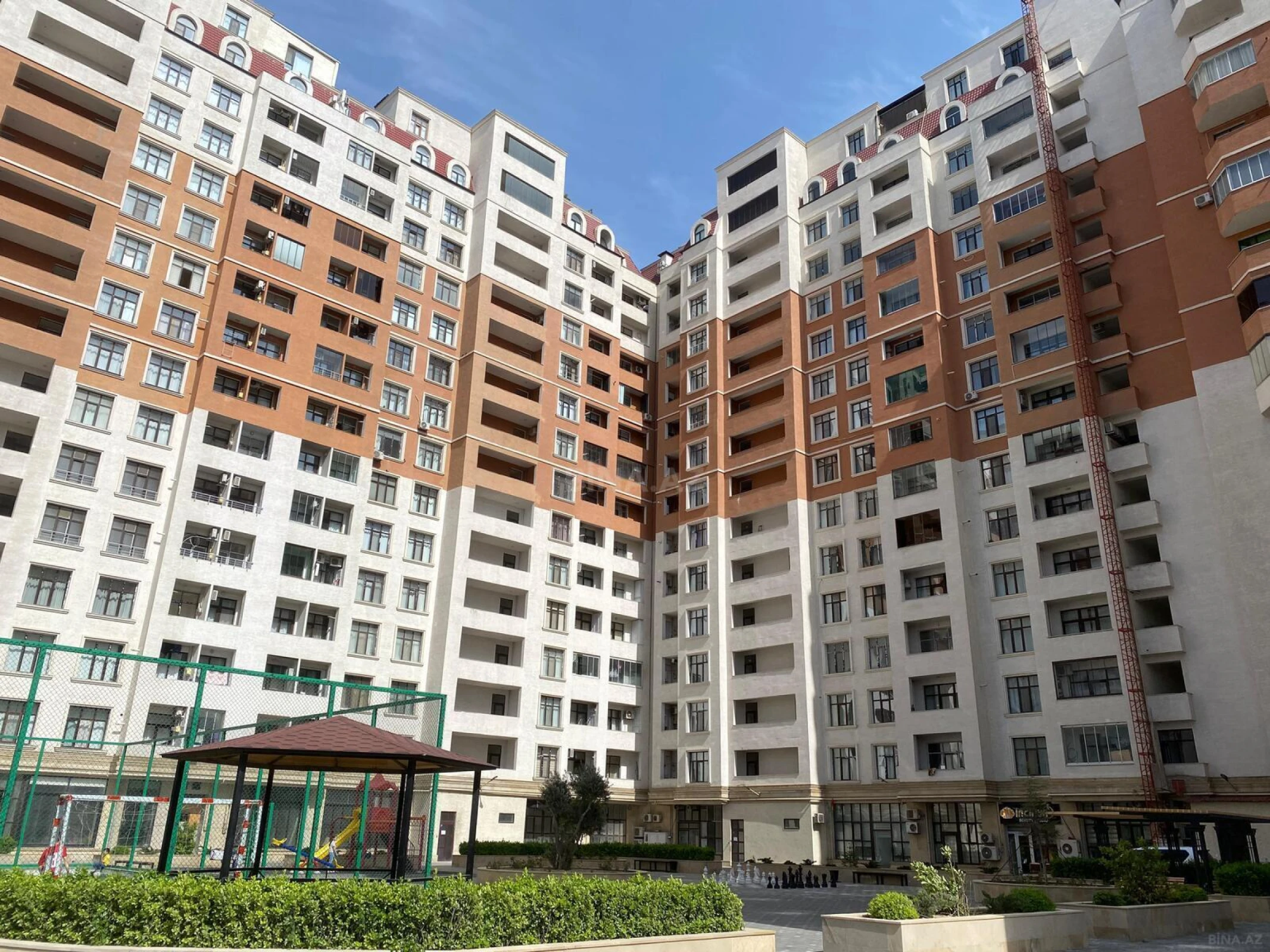 Satılır 2 otaqlı mənzil 70 m²