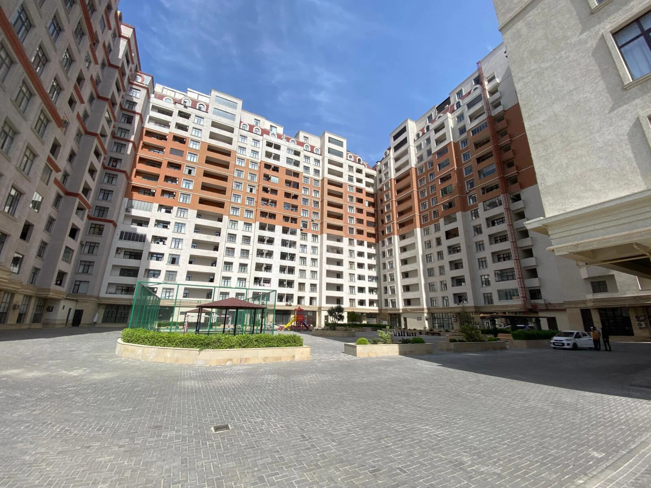 Satılır 2 otaqlı mənzil 70 m²