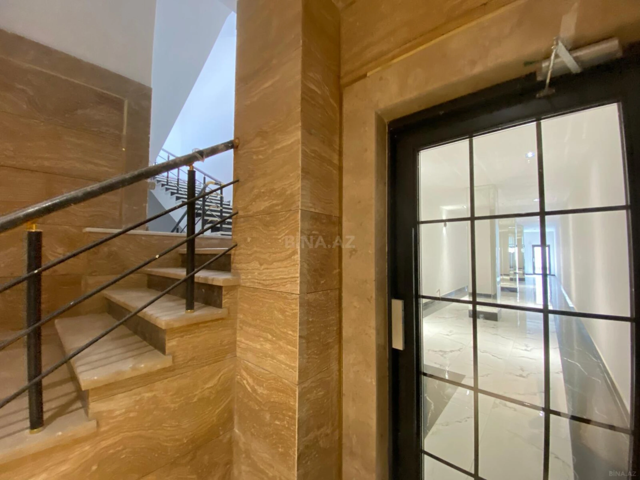 Satılır 2 otaqlı mənzil 70 m²