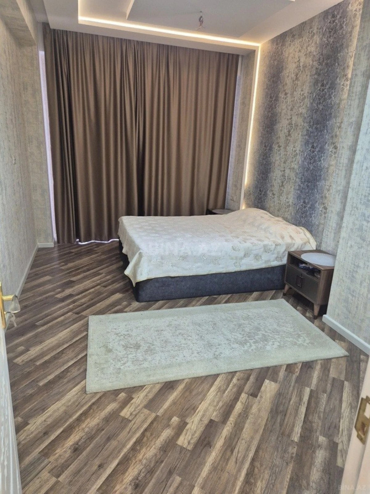 Satılır 2 otaqlı mənzil 70 m²