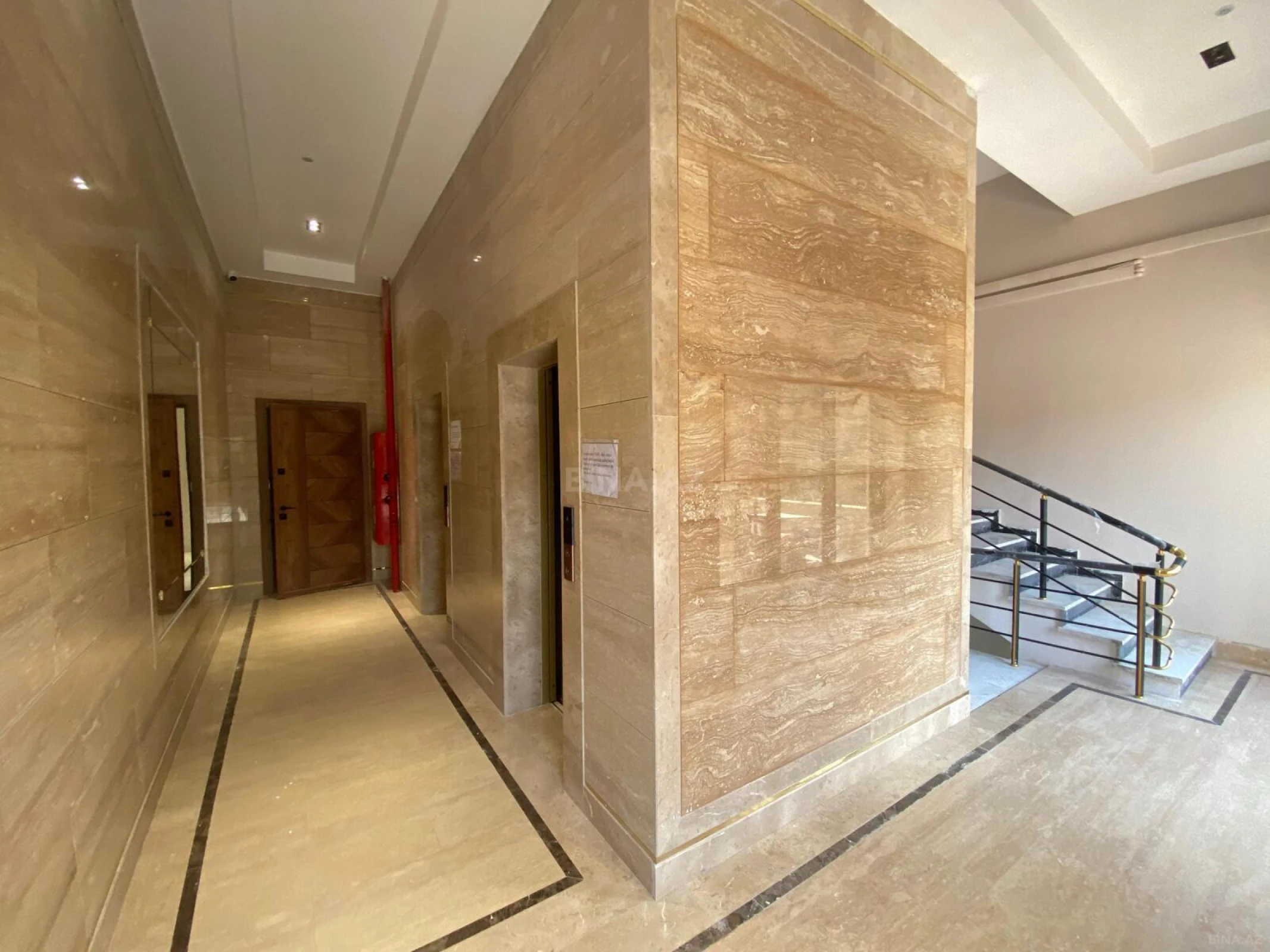 Satılır 2 otaqlı mənzil 70 m²