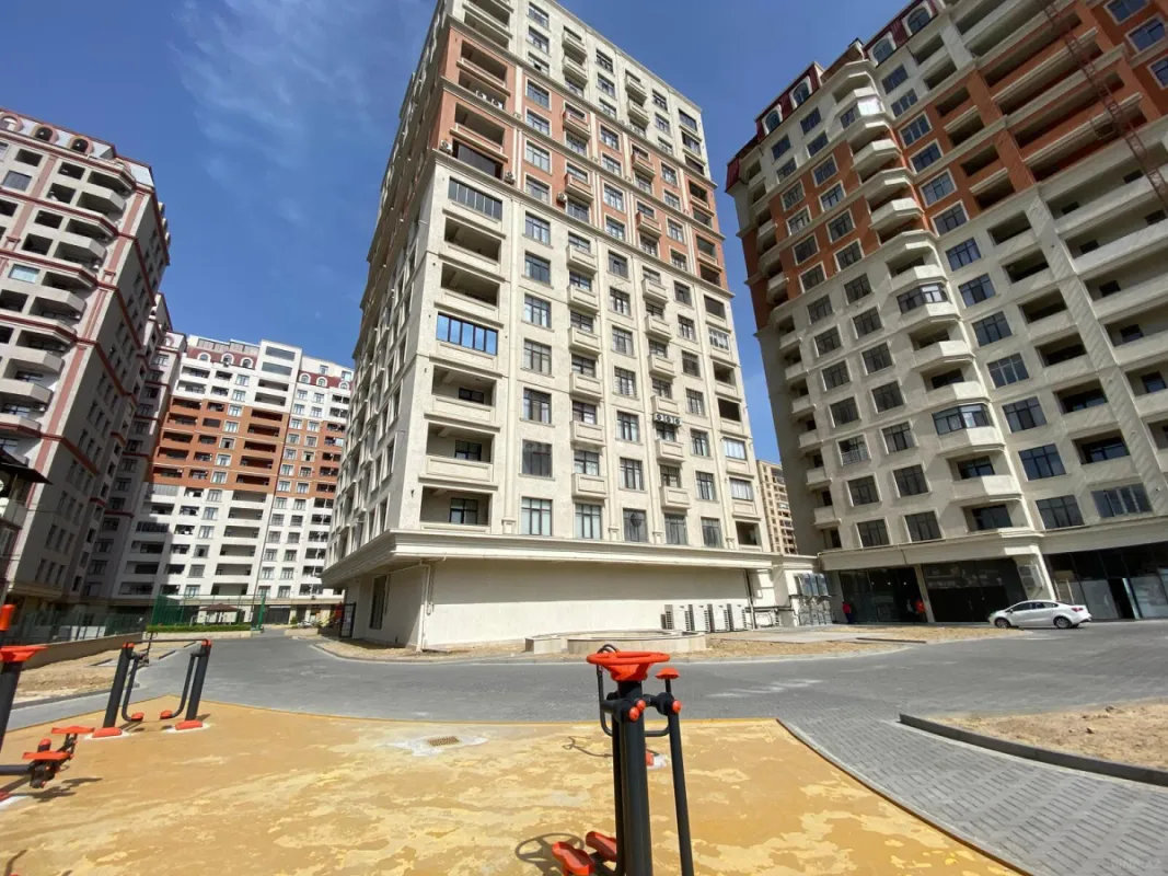 Satılır 2 otaqlı mənzil 70 m²