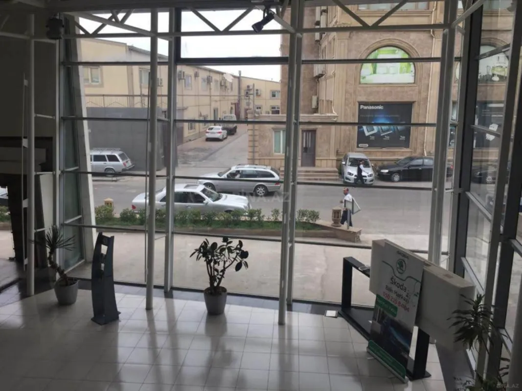 Kirayə verilir obyekt 740 m²