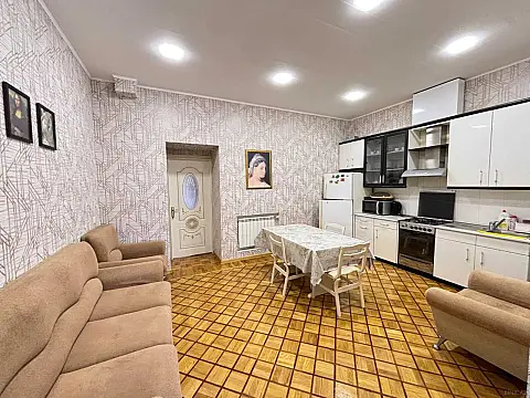 Kirayə verilir 2 otaqlı mənzil 100 m²