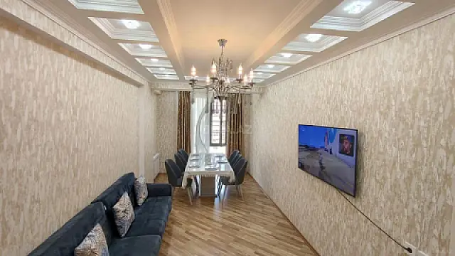 Kirayə verilir 3 otaqlı mənzil 105 m²