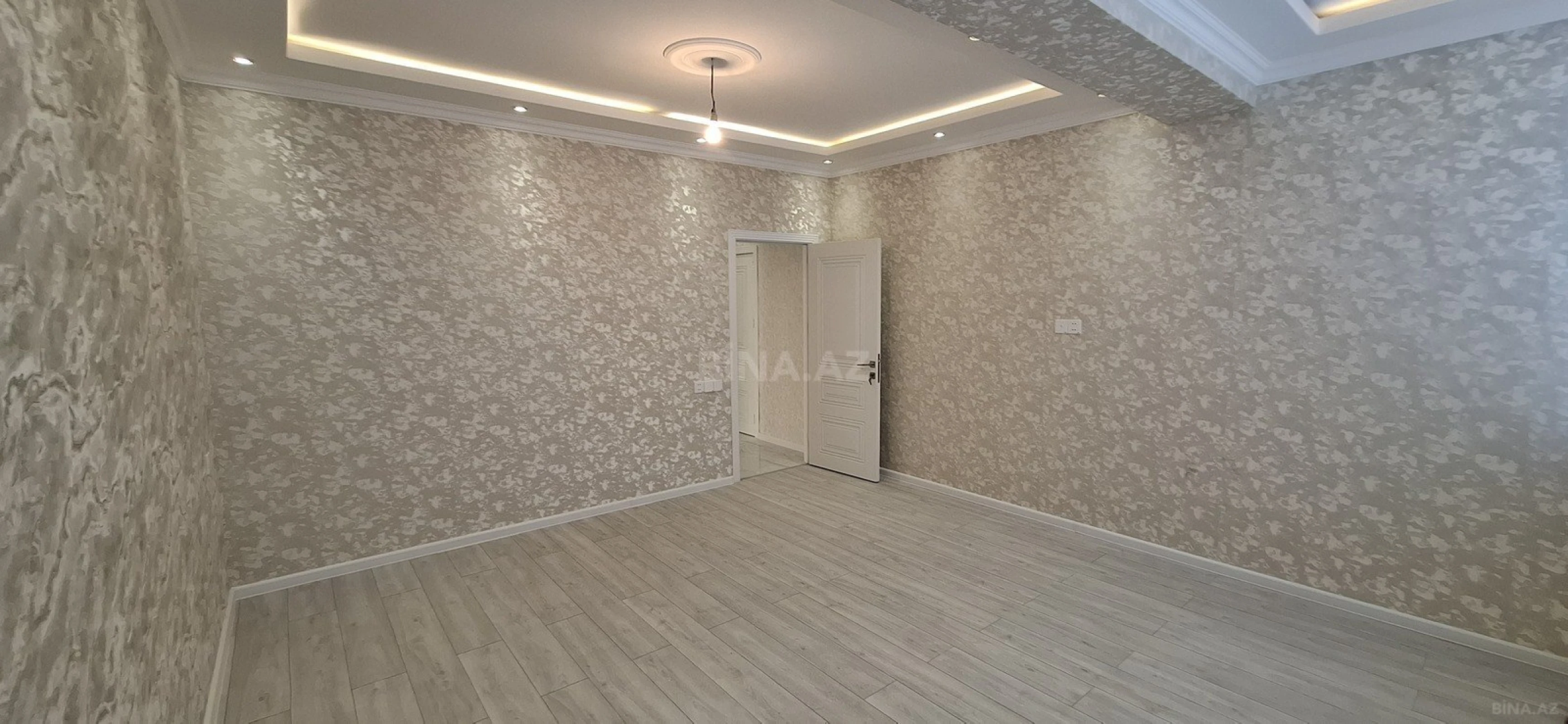 Satılır 3 otaqlı mənzil 102 m²