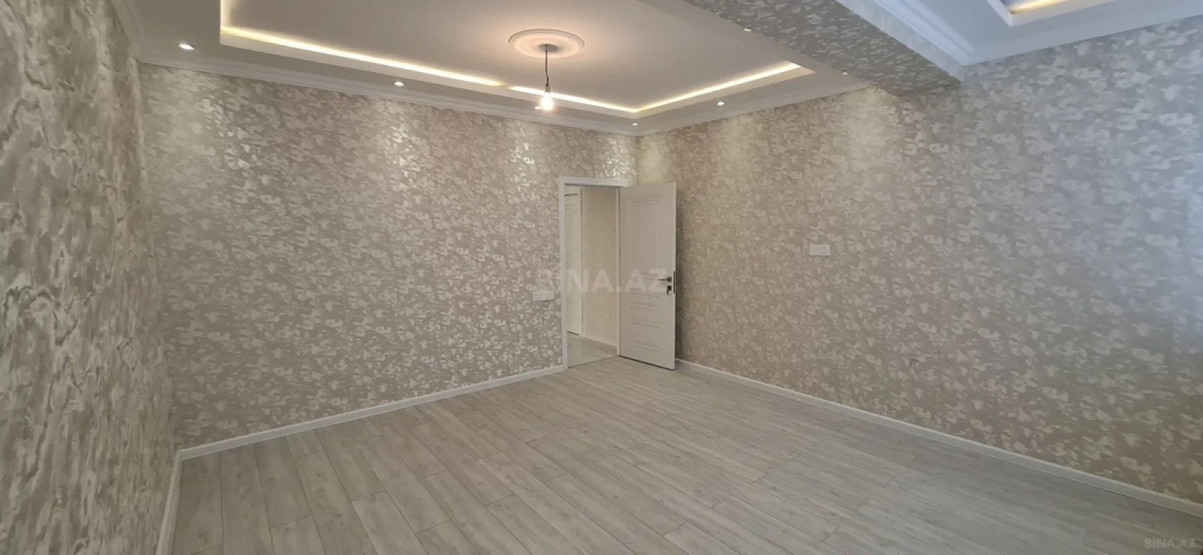 Satılır 3 otaqlı mənzil 102 m²