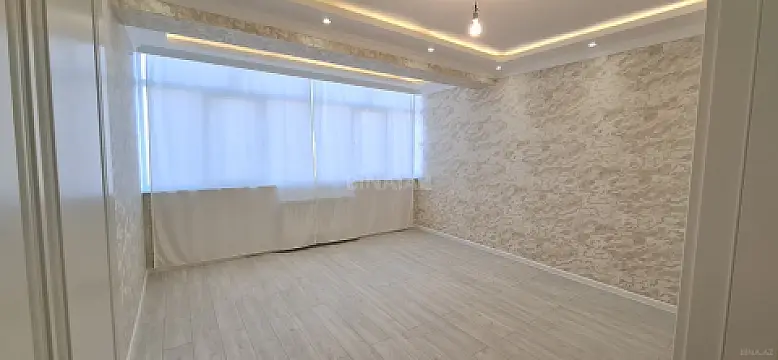 Satılır 3 otaqlı mənzil 102 m²