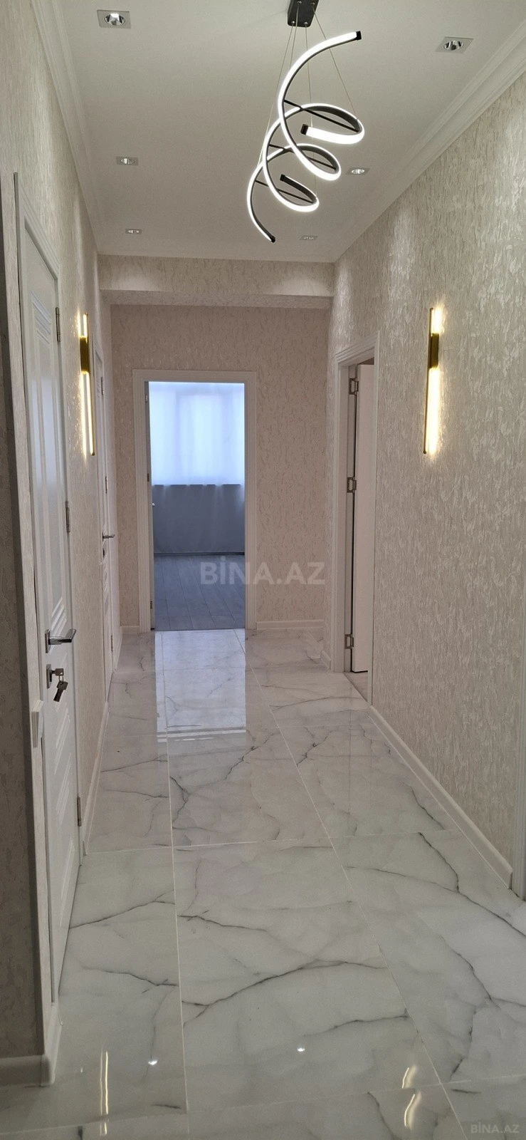 Satılır 3 otaqlı mənzil 102 m²