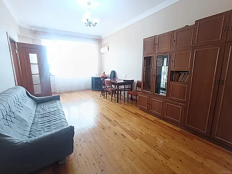 Kirayə verilir 2 otaqlı mənzil 60 m²